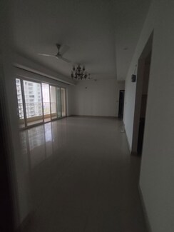 4 BHK + Servant Room Apartment For Rent in Mahagun Marvella