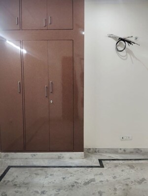 Furnished Amenities in 3 BHK Builder Floor at Sector 105 – for Rent