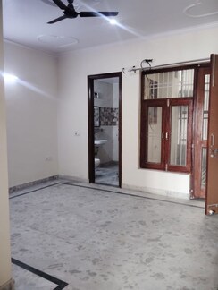 3 BHK Builder Floor For Rent in Sector 105