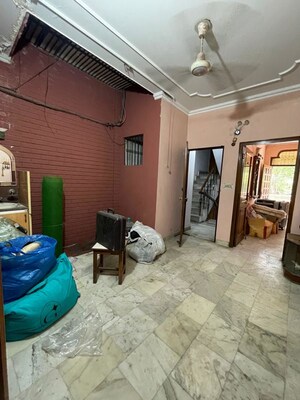 Parking in 3 BHK Builder Floor at Ashok Vihar – for Sale