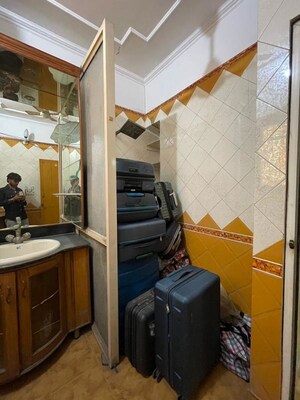 Team Area in 3 BHK Builder Floor at Ashok Vihar – for Sale