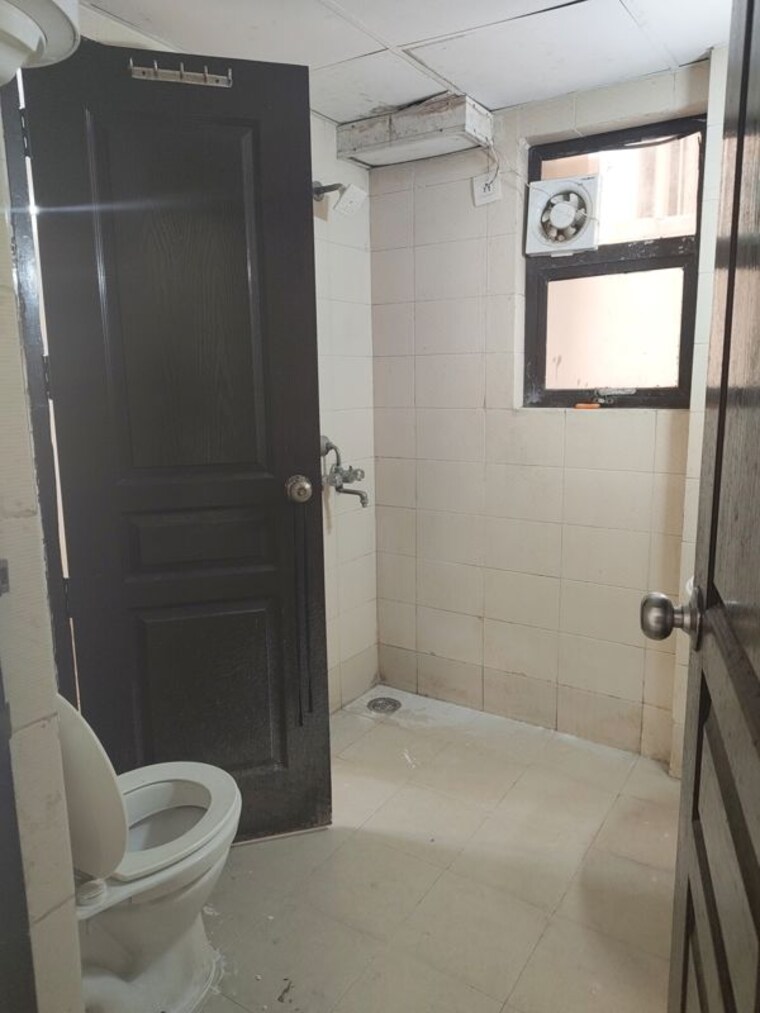 Bathroom, logix-blossom-county 2 Bedroom 968 Sq.Ft. Apartment In Sector 137 Noida 10370768
