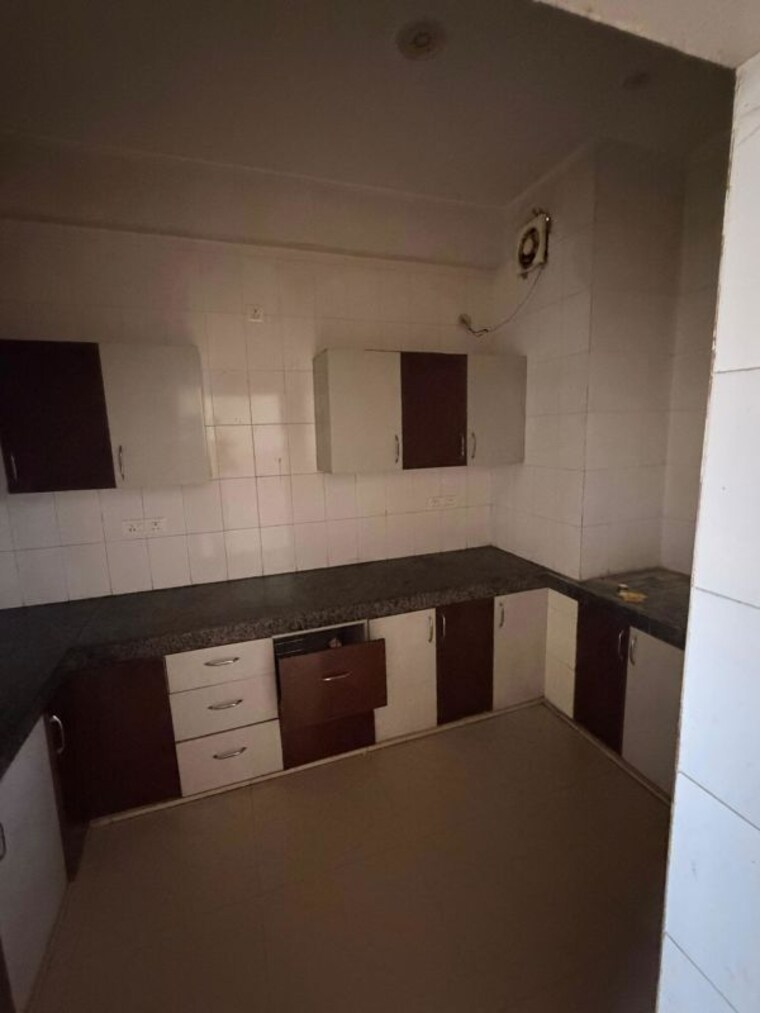 Kitchen, sector 105 3 Bedroom 262 Sq.Mt. Builder Floor In Sector 105 Noida 10370789