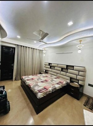 Bedroom in 2 BHK Apartment at Neb Sarai – for Rent