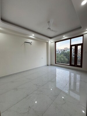 Room in 3 BHK Builder Floor at Chattarpur – for Sale