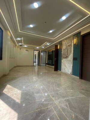 Room in 3 BHK Builder Floor at Ashok Vihar – for Sale