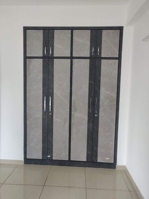 Room in 2 BHK Apartment at Gulshan Botnia, Sector 144 – for Rent