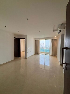 Room in 3 BHK Apartment at Hiranandani Highland, Powai – for Sale