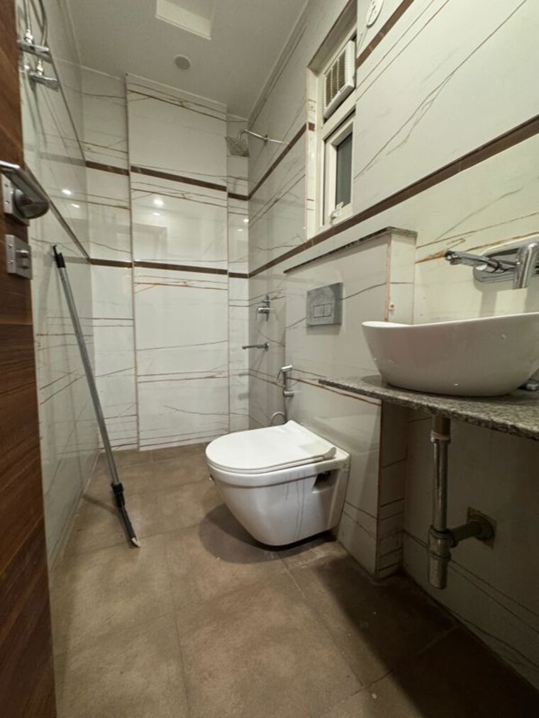 Bathroom, chattarpur 4 Bedroom 2200 Sq.Ft. Apartment In Chattarpur Delhi 10370822