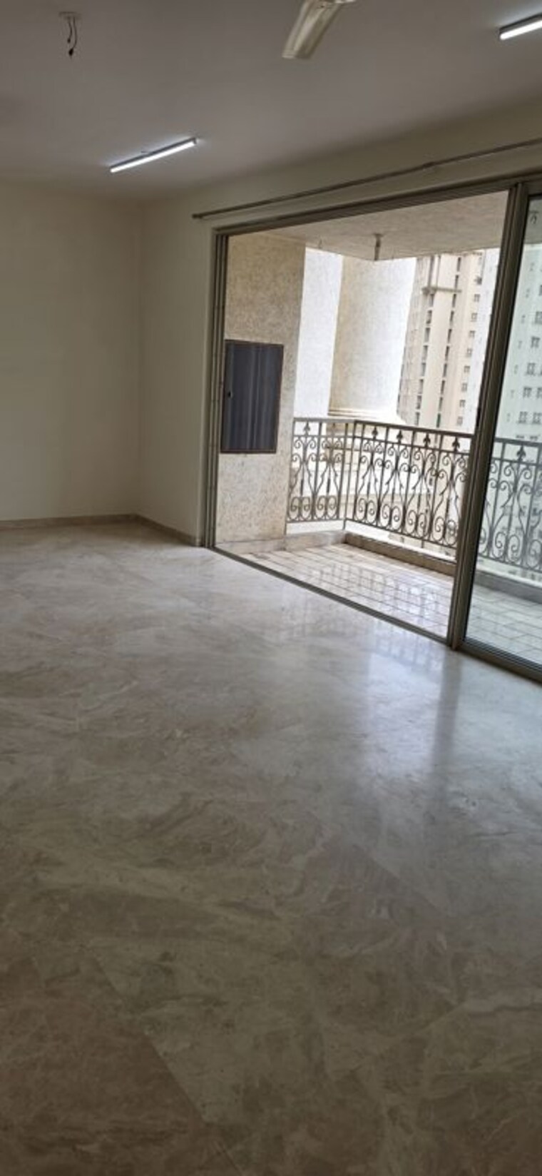 Room, gokul nagar 3 Bedroom 1500 Sq.Ft. Apartment In Gokul Nagar Thane 10370827