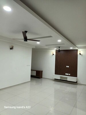 Room in 3 BHK Apartment at Vajram Newtown, Thanisandra Main Road – for Rent