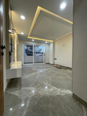 Room in 4 BHK Builder Floor at Ashok Vihar – for Sale