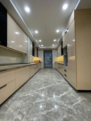 Building Lobby in 4 BHK Builder Floor at Ashok Vihar – for Sale