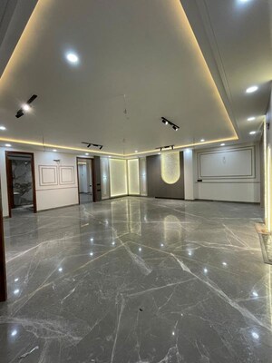 Room in 4 BHK Builder Floor at Ashok Vihar – for Sale