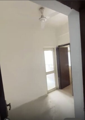 Room in 3.5 BHK Apartment at Nimbus The Golden Palm, Sector 168 – for Rent