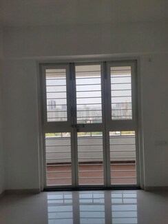 2 BHK Apartment For Rent in Royal Ishana