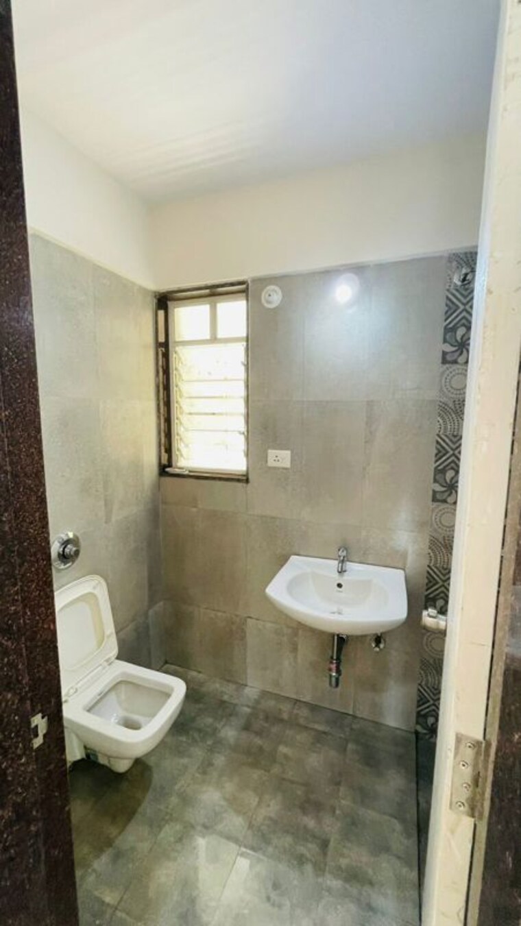 Bathroom, b-u-bhandari-vaastu-viva 2 Bedroom 750 Sq.Ft. Apartment In Wakad Pune 10370857