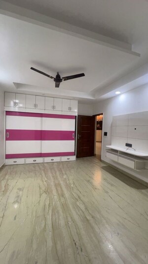 Furnished Amenities in 4 BHK Builder Floor at Ashok Vihar – for Sale