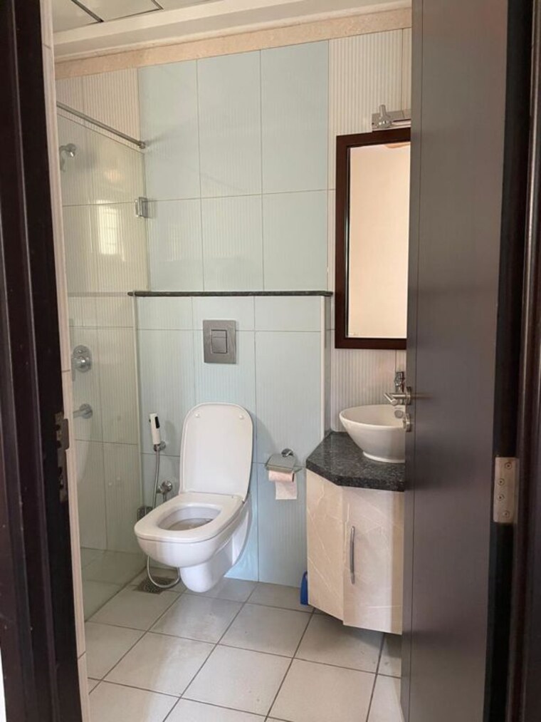 Bathroom, prestige-silve-oak 3.5 Bedroom 2411 Sq.Ft. Apartment In Whitefield Bangalore 10370759
