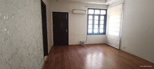 Room in 5 BHK Apartment at Eros Royale Retreat II, Charmwood Village – for Rent