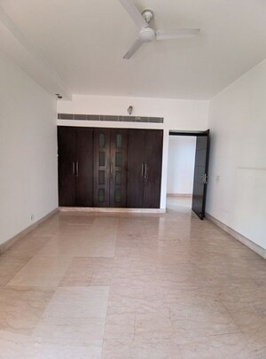 5 BHK Apartment For Rent in Eros Royale Retreat II, Charmwood Village