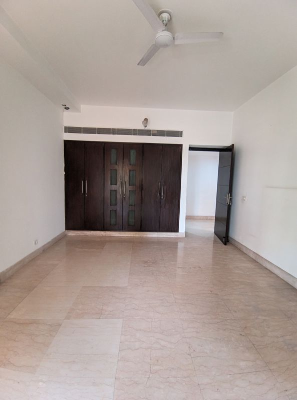 5 BHK + Servant Room,Store Room Apartment For Rent in Eros Royale Retreat II