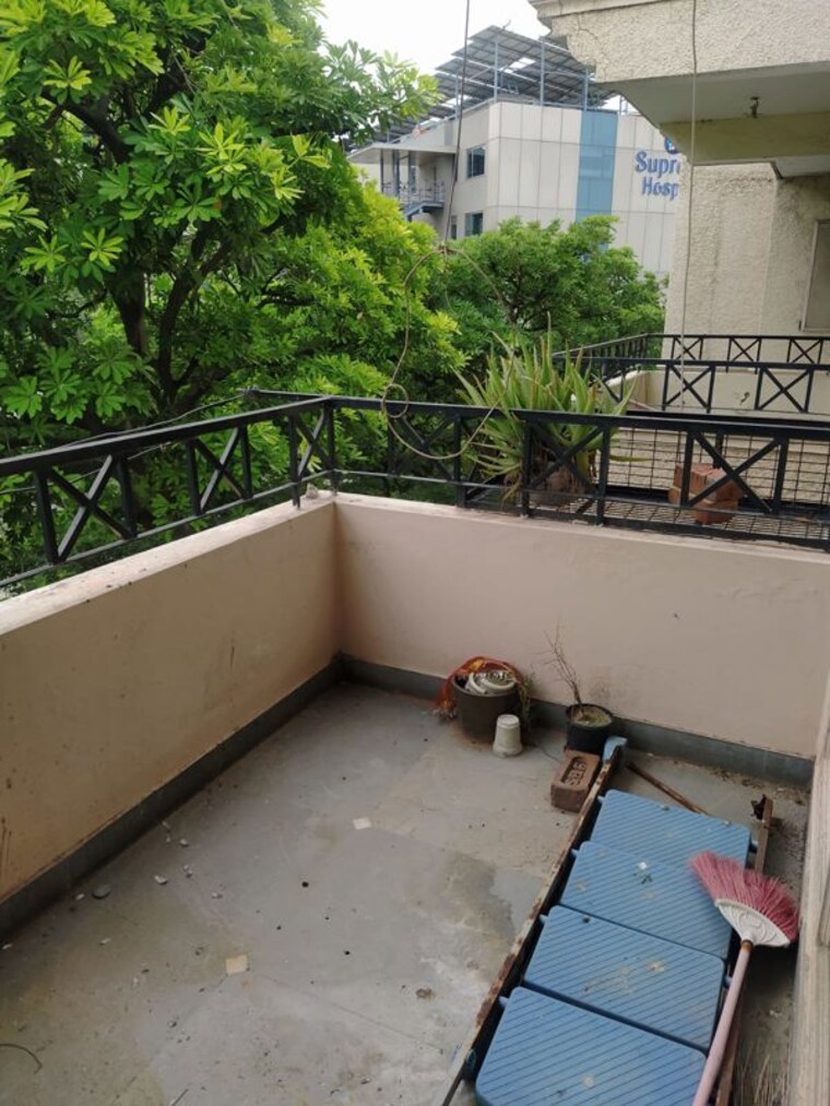 Balcony, eros-sterling-apartments 2 Bedroom 950 Sq.Ft. Apartment In Charmwood Village Faridabad 10370903