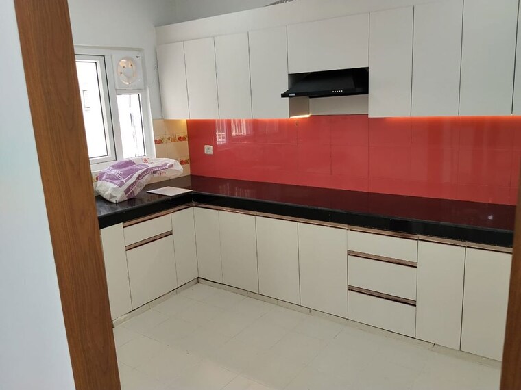 Kitchen, upavp-ganga-yamuna-and-hindon-enclave 3.5 Bedroom 1800 Sq.Ft. Apartment In Pratap Vihar Ghaziabad 10370905