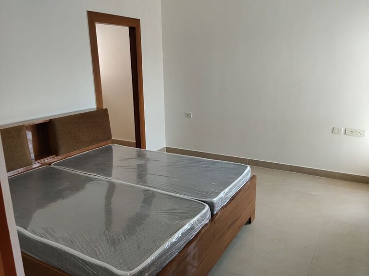 Bedroom, upavp-ganga-yamuna-and-hindon-enclave 3.5 Bedroom 1800 Sq.Ft. Apartment In Pratap Vihar Ghaziabad 10370905