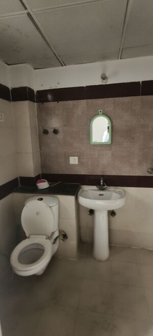 Bathroom in 2.5 BHK Apartment at Ajnara Grand Heritage, Sector 74 – for Rent