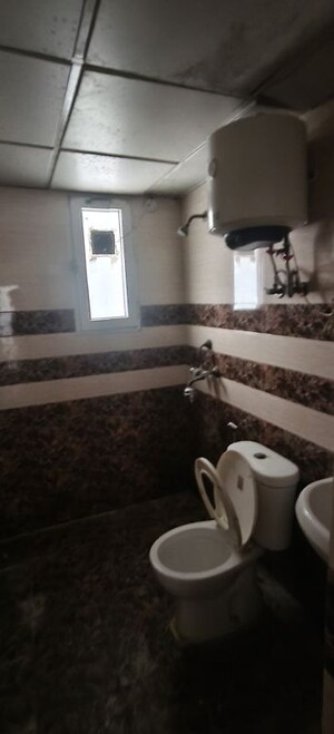 Staircase in 2.5 BHK Apartment at Ajnara Grand Heritage, Sector 74 – for Rent