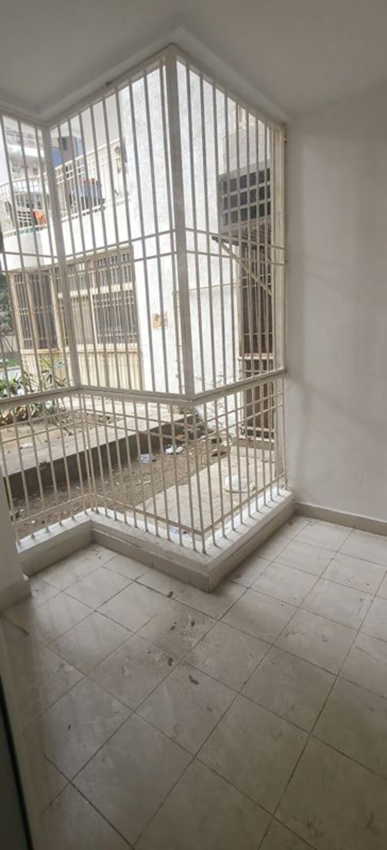 Balcony, ajnara-grand-heritage 2.5 Bedroom 1260 Sq.Ft. Apartment In Sector 74 Noida 10370935