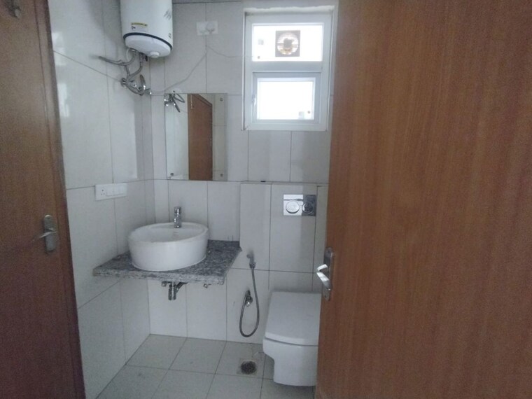Bathroom, ss-linden 4 Bedroom 2750 Sq.Ft. Builder Floor In Sector 84 Gurgaon 10370939