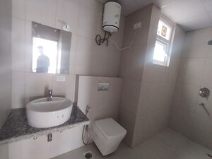 Bathroom in 4 BHK Builder Floor at SS Linden, Sector 84 – for Rent