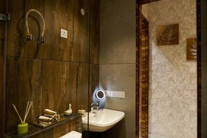 Bathroom in 3.5 BHK Apartment at Malwa Escon Primera, International Airport Road – for Sale