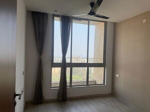 Room in 3 BHK Apartment at One Hiranandani Park Barrington, Ghodbunder Road – for Sale