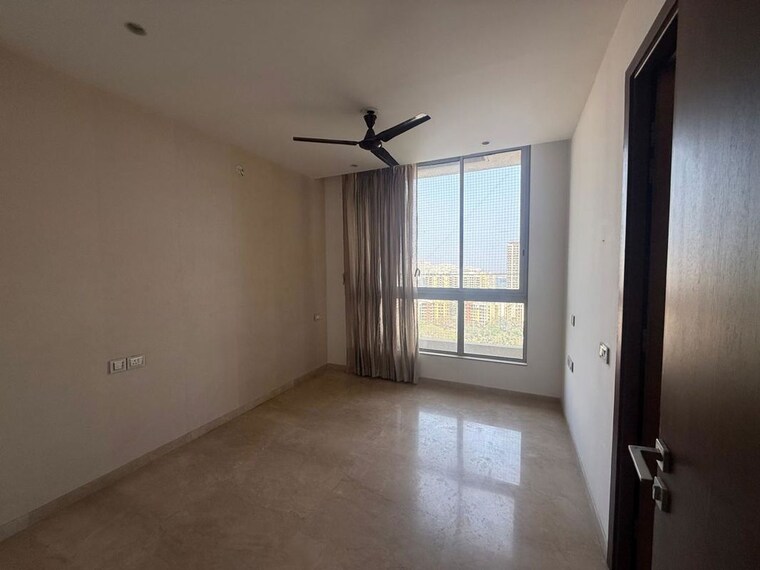 Room, one-hiranandani-park-barrington 3 Bedroom 1500 Sq.Ft. Apartment In Ghodbunder Road Thane 10371015