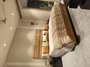 Room in 4 BHK Apartment at Kharar Road – for Sale