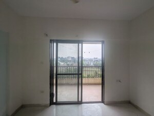 Room in 2 BHK Apartment at Magarpatta Annex, Hadapsar – for Rent