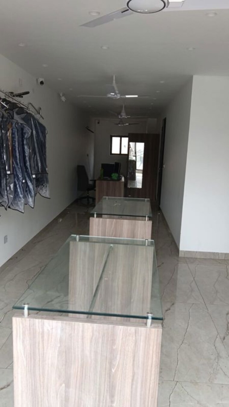 Team Area, ambala highway Commercial Showroom 100 Sq.Yd. In Ambala Highway Zirakpur 10363559