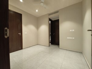 Room in 4 BHK Apartment at Kharar Road – for Sale
