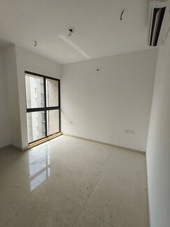 2 BHK Apartment For Rent in Lodha Downtown