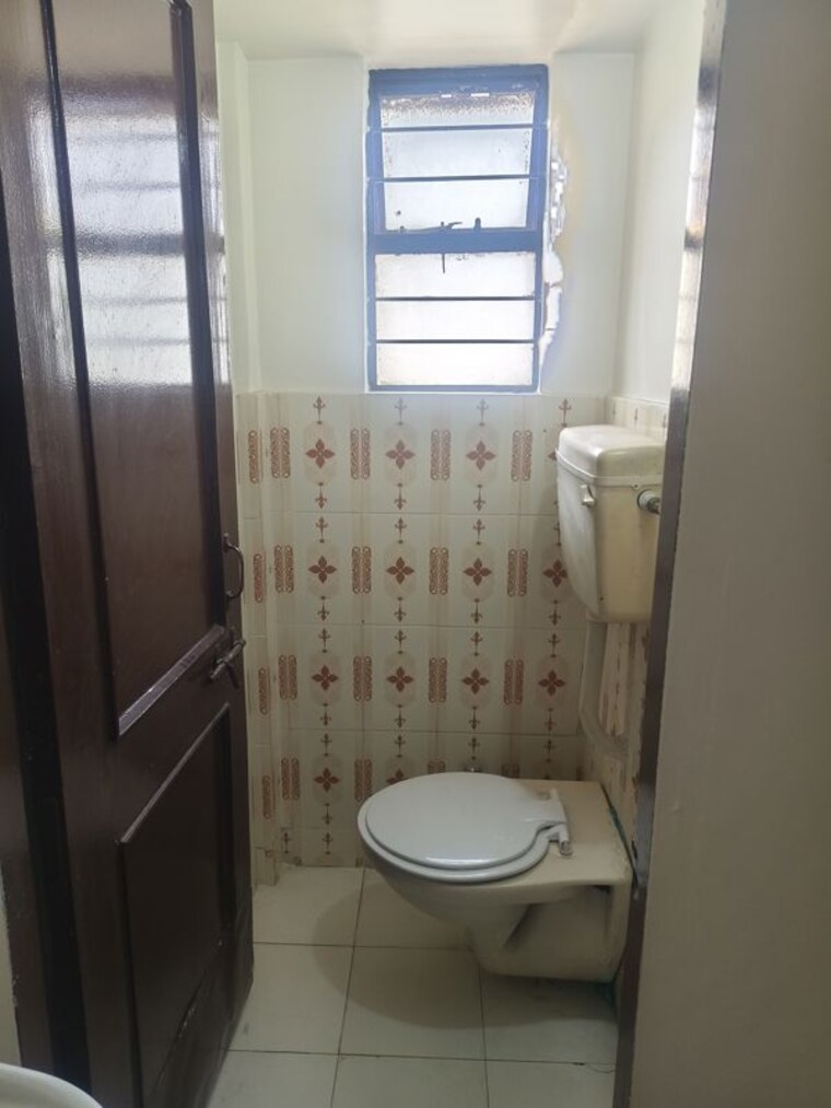Bathroom, shri-ram-nagar-society 1 Bedroom 600 Sq.Ft. Apartment In Aundh Pune 10371185
