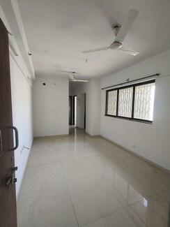 2 BHK Apartment For Rent in Lodha Downtown