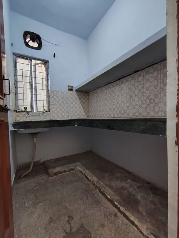 Kitchen, south delhi 1.5 Bedroom 450 Sq.Ft. Apartment In South Delhi Delhi 10371241