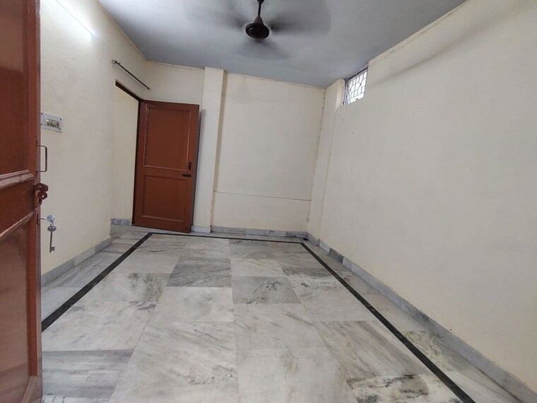 Room, south delhi 1.5 Bedroom 450 Sq.Ft. Apartment In South Delhi Delhi 10371241