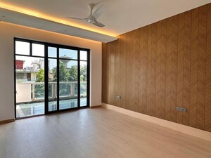 Room in 4 BHK Apartment at SS Hibiscus, Sector 50 – for Rent
