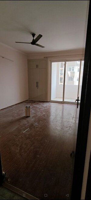 Room in 3 BHK Apartment at Amrapali Leisure Park, Amrapali Leisure Valley – for Rent