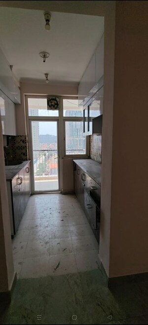 Room in 3 BHK Apartment at Amrapali Leisure Park, Amrapali Leisure Valley – for Rent