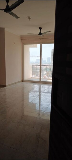 Room in 3 BHK Apartment at Amrapali Leisure Park, Amrapali Leisure Valley – for Rent